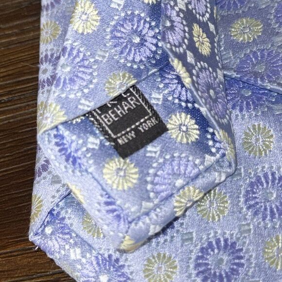 Ike Behar tie - Unuswd still has Nordstrom tag - Picture 5 of 5